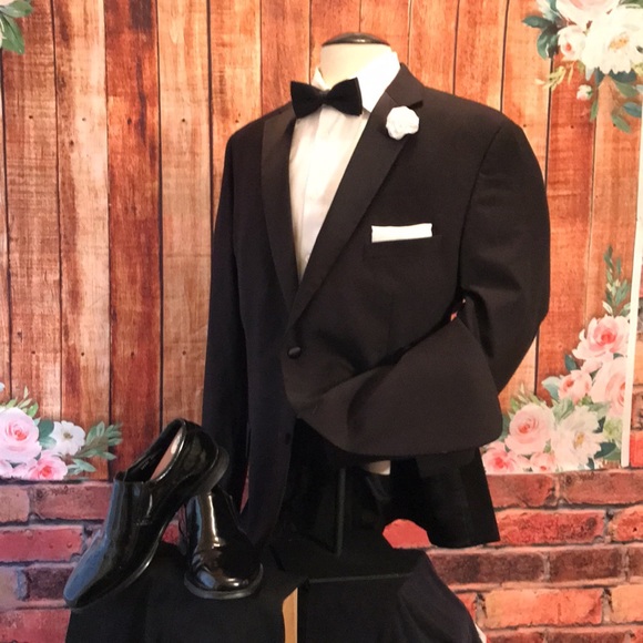 Pronto Uomo Tuxedo Coat - Picture 10 of 17